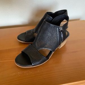 Super Comfy Black Peep toe heel sandal